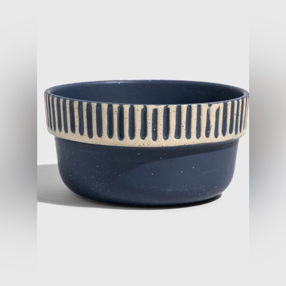 BRAND NEW Dinnerware - Stoneware Bowls - Set of 4 - Picture 2 of 4